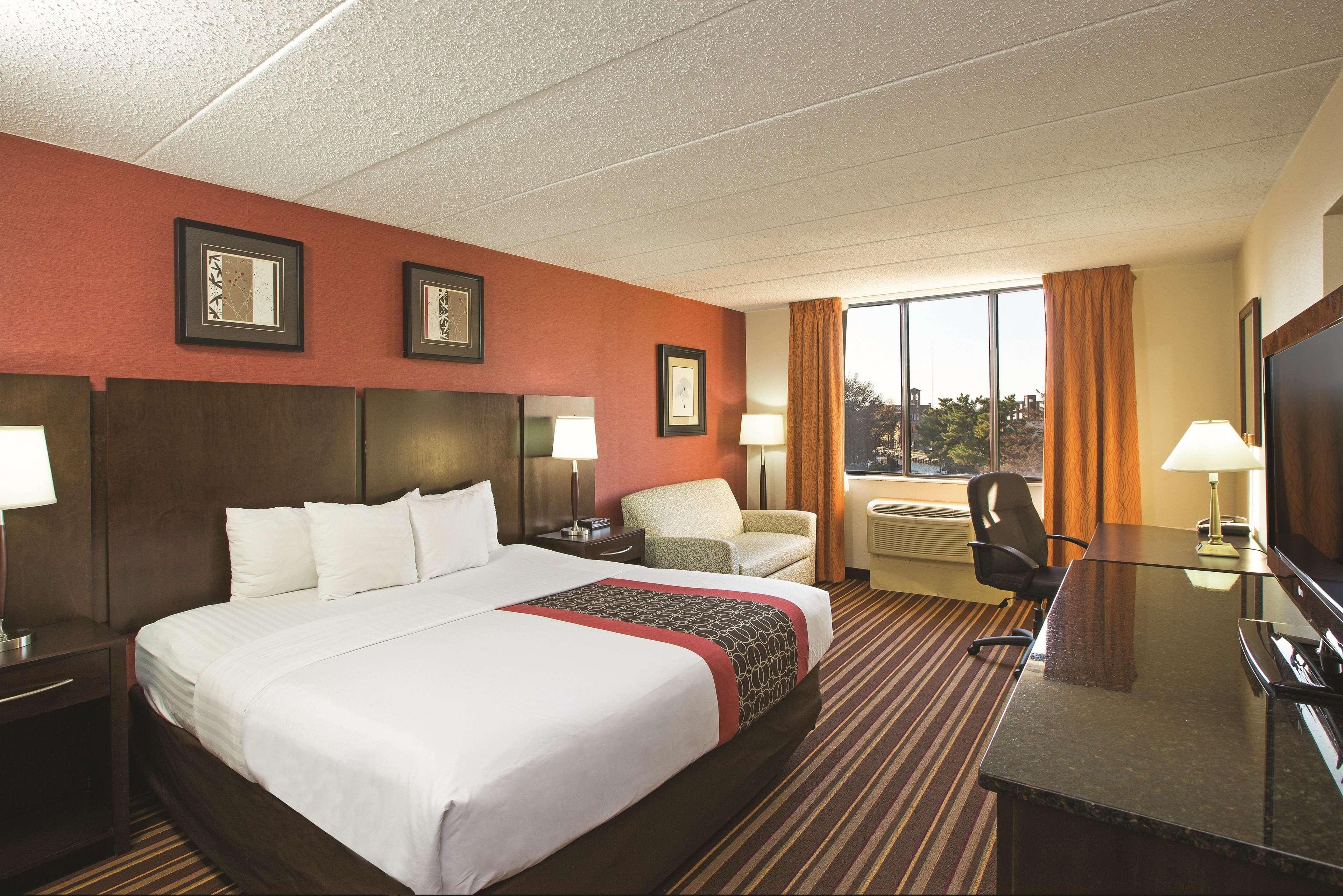 La Quinta By Wyndham Salisbury Hotel Exterior foto