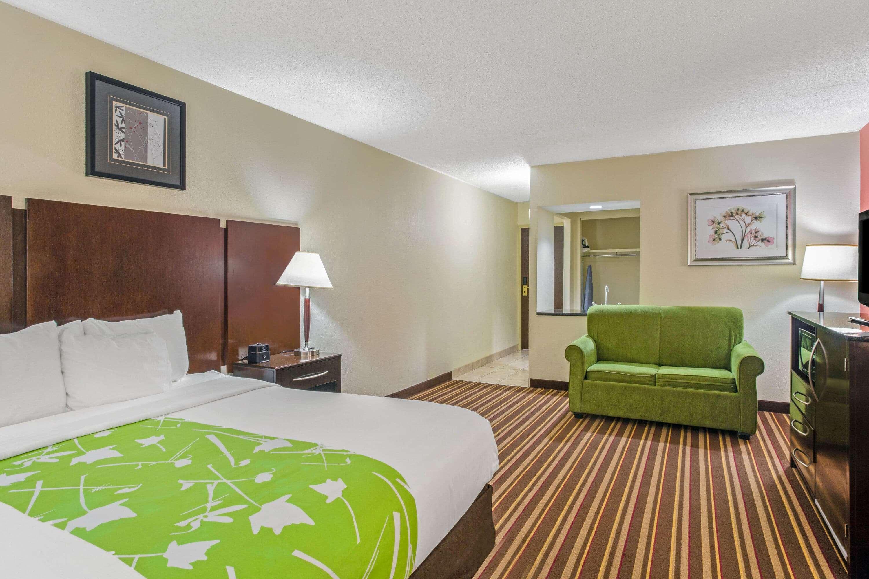 La Quinta By Wyndham Salisbury Hotel Exterior foto